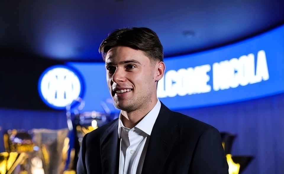 度仍旧是格, 令他们更愤 度仍旧是格, 令他们更愤