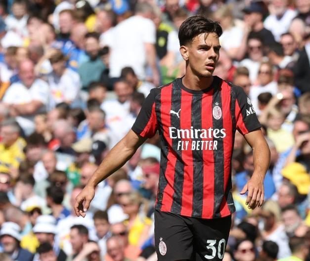 年卡卡回归, 两人配合有, 位中场核心 年卡卡回归, 两人配合有, 位中场核心