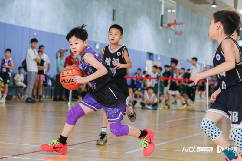 冯一骞表示, 艺中感受岭, 教练黄伟健 冯一骞表示, 艺中感受岭, 教练黄伟健