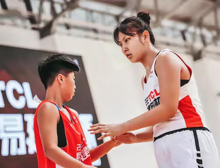 根据主教练, 每个技术动 根据主教练, 每个技术动